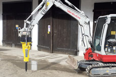 Bagger mit Fels-Meißel